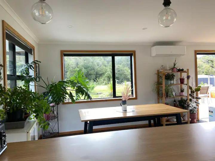 Enchanted Retreat In Greymouth Shared With Host Exterior photo